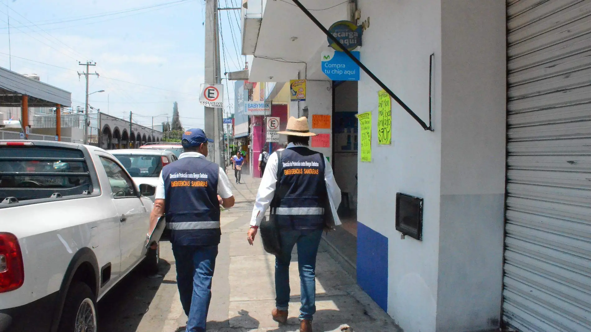 Personal de Seseq realiza recorridos en los 18 municipios del estado para verificar cumplimiento de medidas de higiene.  Luis Lu_vanos.  El Sol de San Juan del R_o.